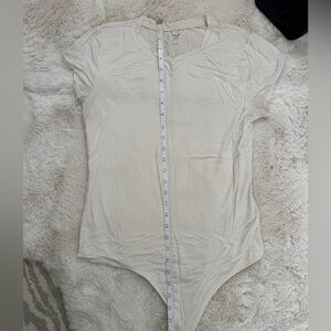 EXPRESS fitted tee bodysuit, color white, size large